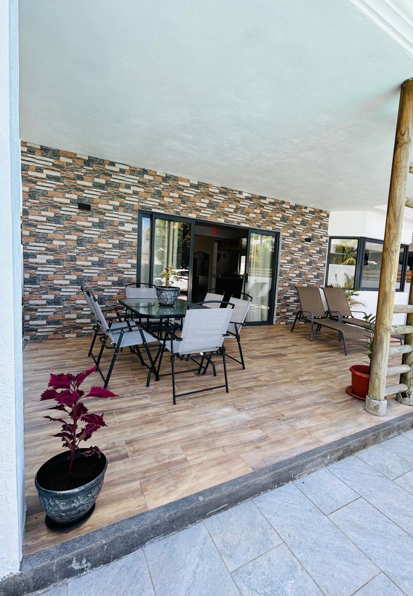Villa Ellapen Pereybere Beach Exteriör bild